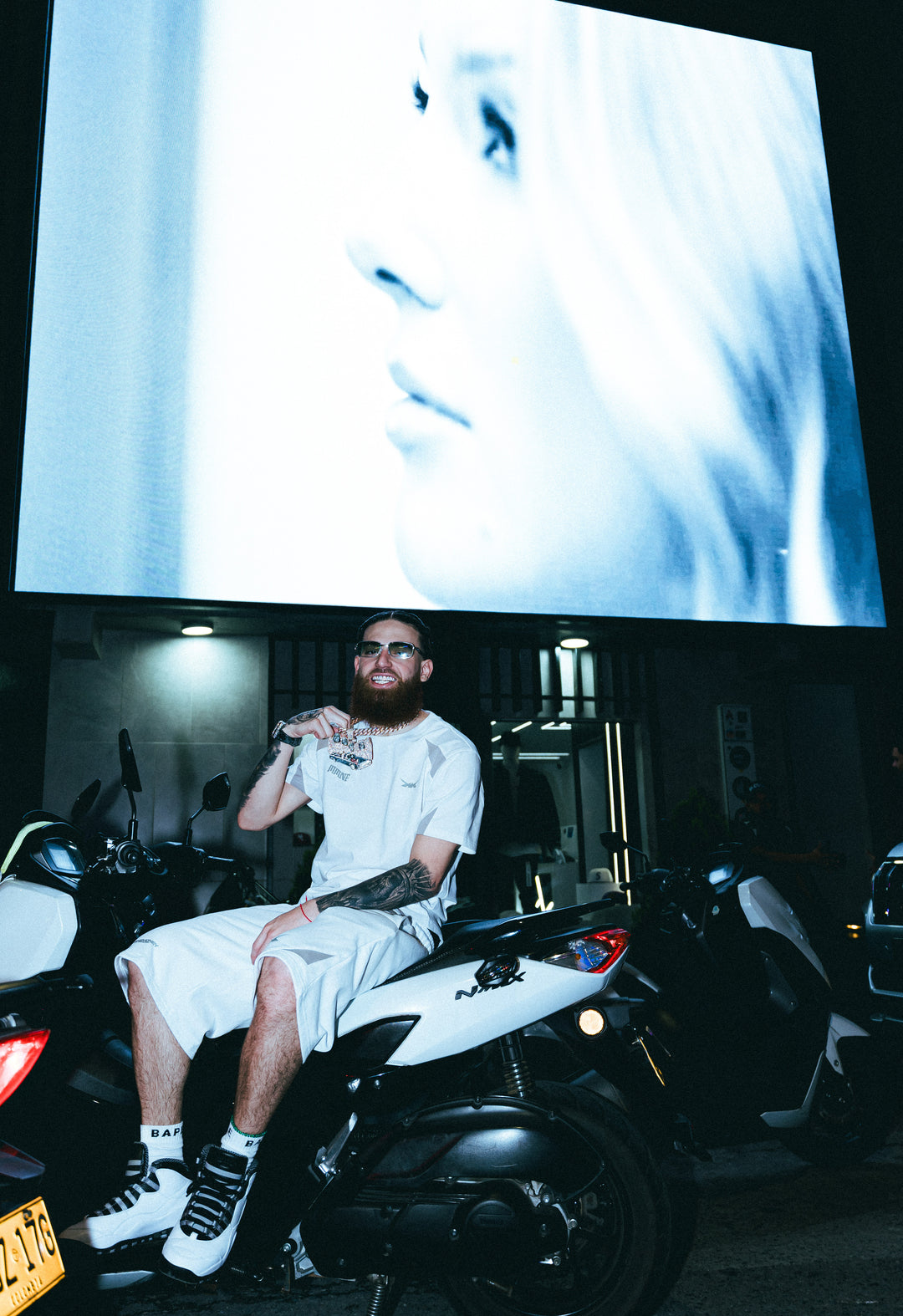 VIPER SHORT [WHITE GREY]